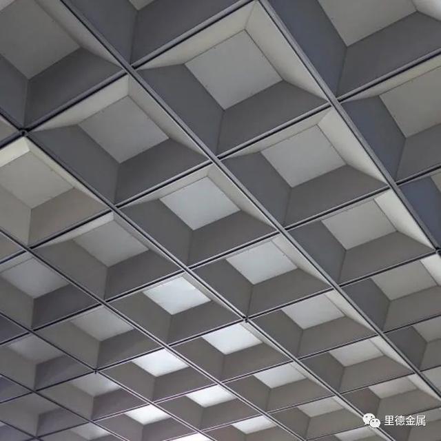 「裝修材料」金屬吊頂，為何讓設計師們愛不釋手？